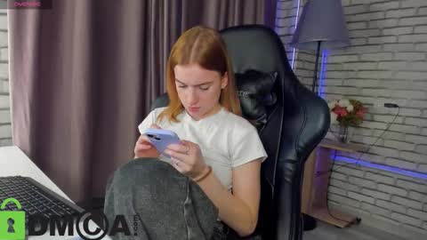 Snapshot of stacey_brown chatting on February 3, 2026, 1:04 am Stacey GMT5 Mo Tu We Th Fr Sa 3am -10am online show from February 3, 2026, 1:04 am