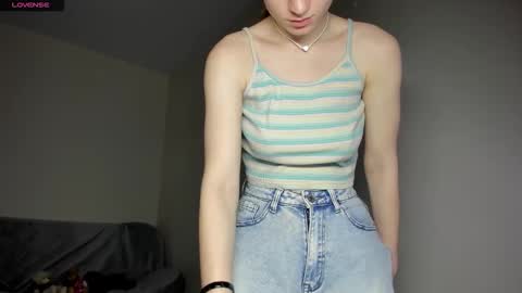 Snapshot of stacey_brown chatting on February 5, 2026, 1:54 am Stacey GMT5 Mo Tu We Th Fr Sa 3am -10am online show from February 5, 2026, 1:54 am