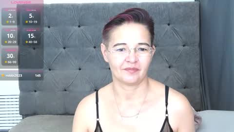 staceydarling online show from November 22, 2025, 1:15 am