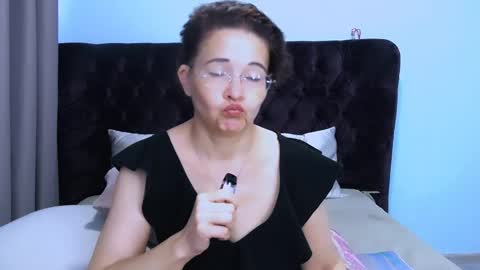 Snapshot of staceydarling chatting on May 9, 2026, 4:39 am staceydarling online show from May 9, 2026, 4:39 am