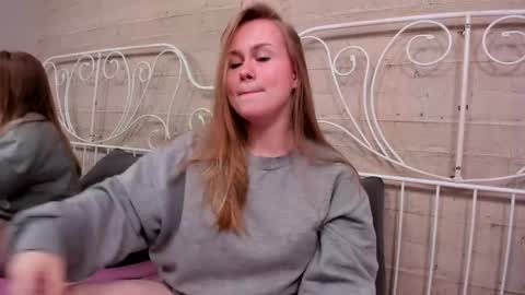 Snapshot of stacy_moorexx chatting on April 28, 2026, 8:58 pm STACY online show from April 28, 2026, 8:58 pm