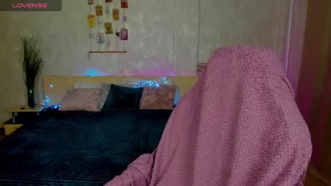 Snapshot of stacy_riiver chatting on February 2, 2025, 2:24 pm Stacy Mon Tue Wed Thu Fri Sun GMT GMT 3 1000am - 0400pm online show from February 2, 2025, 2:24 pm