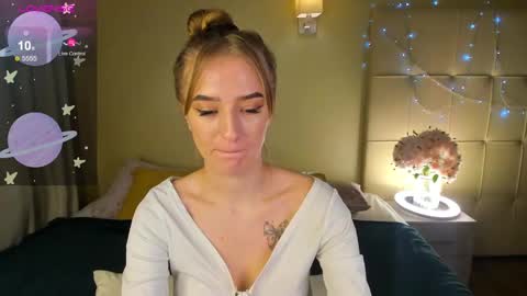 Snapshot of stacy_riiver chatting on February 21, 2025, 11:22 am Stacy Mon Tue Wed Thu Fri Sun GMT GMT 3 1000am - 0400pm online show from February 21, 2025, 11:22 am