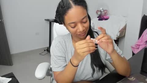 Zulma Yisset online show from December 14, 2025, 2:28 am