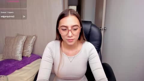 Stacy Conner online show from September 17, 2025, 8:10 pm