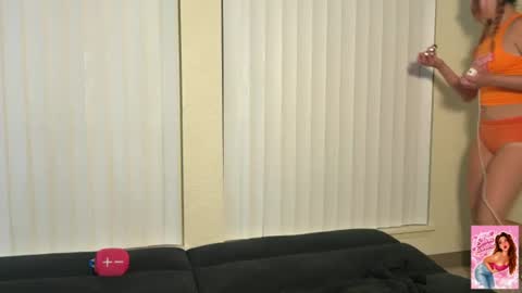 Snapshot of stara_dreams chatting on June 27, 2026, 5:45 am Stara Winters online show from June 27, 2026, 5:45 am