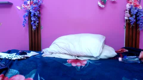 alejandra online show from May 6, 2026, 8:36 pm