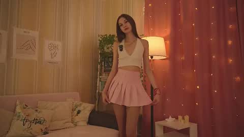 Chloe online show from February 23, 2026, 10:34 am