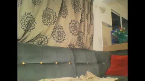 Snapshot of stargirl880271 chatting on November 19, 2025, 2:44 am isha online show from November 19, 2025, 2:44 am