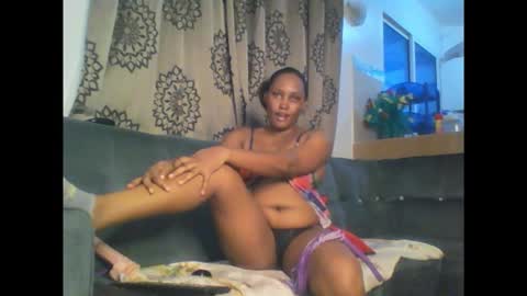 Snapshot of stargirl880271 chatting on December 17, 2025, 3:45 am isha online show from December 17, 2025, 3:45 am