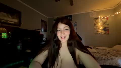 Snapshot of starlight09102 chatting on March 6, 2025, 10:04 pm Starlight online show from March 6, 2025, 10:04 pm