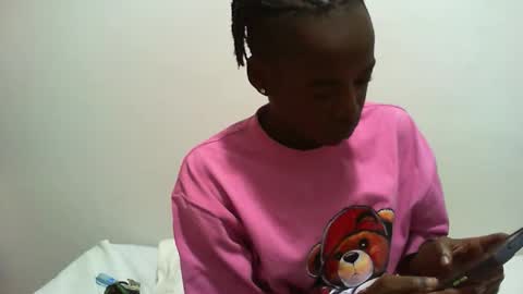 sweetgirl online show from October 12, 2025, 4:17 pm