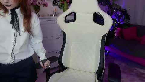 Snapshot of staymonica chatting on February 4, 2026, 1:06 pm MONICA online show from February 4, 2026, 1:06 pm