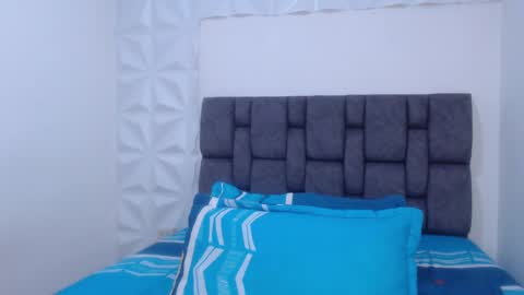 Snapshot of staywild_ chatting on December 15, 2024, 8:36 pm Julian and Andres online show from December 15, 2024, 8:36 pm