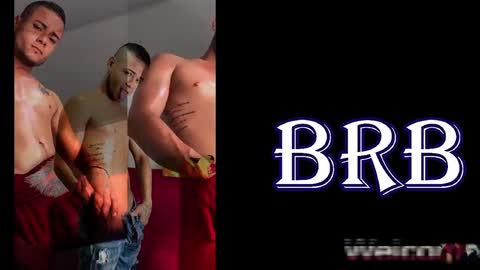 Snapshot of staywild_ chatting on December 21, 2024, 1:04 am Julian and Andres online show from December 21, 2024, 1:04 am