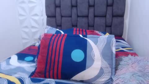 Snapshot of staywild_ chatting on January 12, 2025, 9:19 pm Julian and Andres online show from January 12, 2025, 9:19 pm