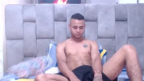 Snapshot of staywild_ chatting on February 27, 2025, 9:25 pm Julian and Andres online show from February 27, 2025, 9:25 pm