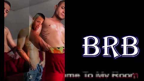 Snapshot of staywild_ chatting on March 4, 2025, 5:45 pm Julian and Andres online show from March 4, 2025, 5:45 pm