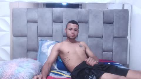 Snapshot of staywild_ chatting on March 6, 2025, 11:09 pm Julian and Andres online show from March 6, 2025, 11:09 pm