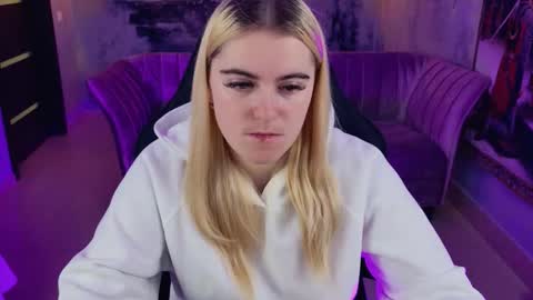 stef_nicks online show from October 12, 2025, 5:39 am