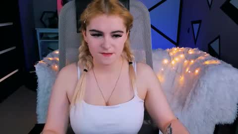 stef_nicks online show from November 10, 2025, 9:08 am