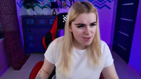 stef_nicks online show from November 23, 2025, 9:09 am