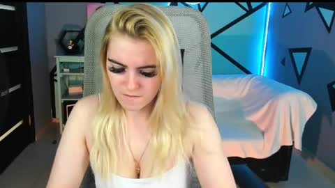 stef_nicks online show from June 11, 2026, 7:17 am