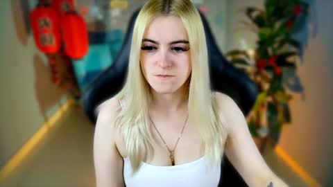 stef_nicks online show from June 20, 2026, 5:43 am