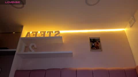 Stefa Gomez  online show from February 19, 2025, 11:06 am