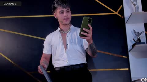 Snapshot of stefan_wonder_ chatting on February 8, 2025, 2:27 pm Wonder online show from February 8, 2025, 2:27 pm