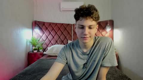 Esrefan online show from March 4, 2026, 7:53 pm