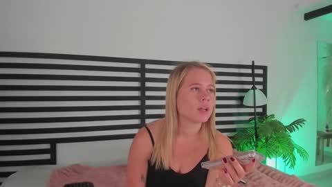 Stefanny   online show from January 29, 2025, 12:56 pm