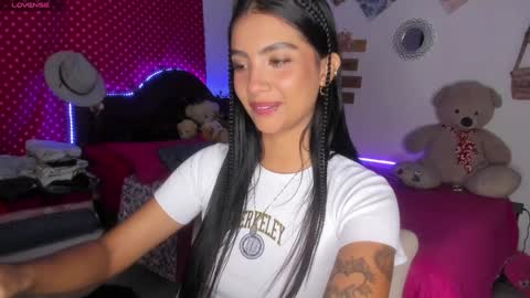 Im MiaIts my first day here  online show from February 2, 2025, 11:11 pm