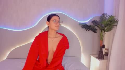 Snapshot of stefany_gonzales_ chatting on October 19, 2025, 12:06 pm Stefany online show from October 19, 2025, 12:06 pm