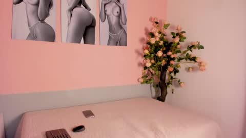 Snapshot of stefany_gonzales_ chatting on November 24, 2025, 11:21 am Stefany online show from November 24, 2025, 11:21 am