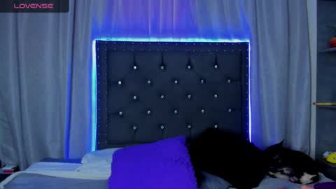 steff_olsen online show from January 18, 2025, 9:34 am