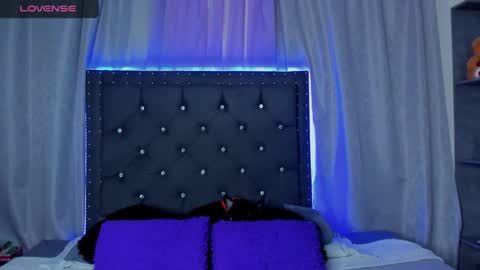 steff_olsen online show from February 9, 2025, 10:42 am