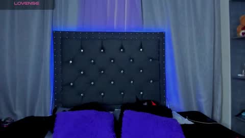 steff_olsen online show from February 22, 2025, 12:19 pm