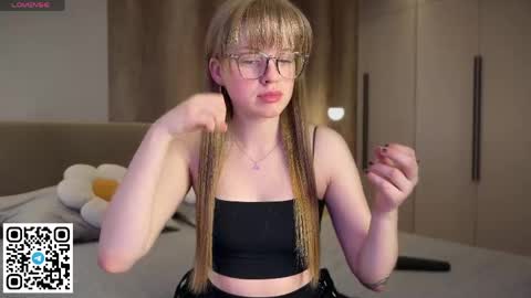 STEFI  Streams every day from 10 PM GTM1  online show from April 4, 2026, 1:15 am