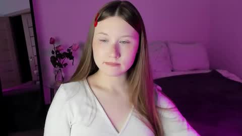 stella_sunny online show from January 3, 2025, 5:50 am