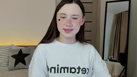 stella_sunny online show from April 4, 2026, 12:42 am