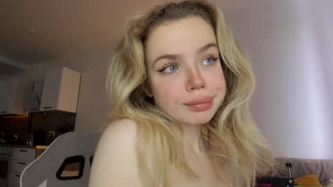 Asella online show from January 4, 2025, 9:10 am