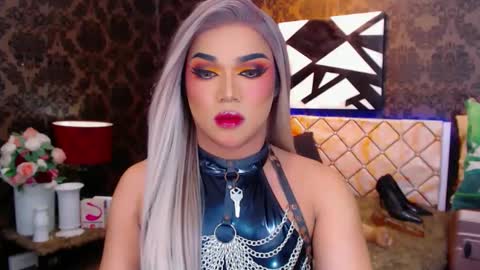 CALL ME STELLA online show from January 2, 2025, 8:39 am