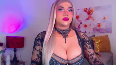 CALL ME STELLA online show from October 13, 2025, 6:08 pm