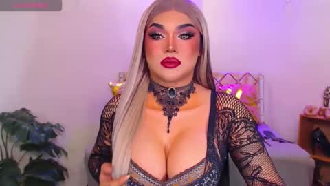 CALL ME STELLA online show from November 17, 2025, 10:10 am