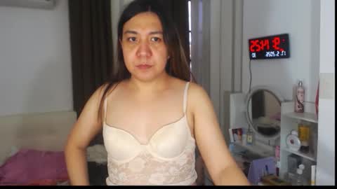 Stella online show from May 17, 2026, 1:14 am