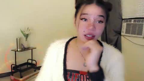 Stella sweet online show from October 31, 2025, 9:54 am