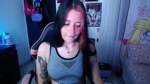 Snapshot of stephani_rousso chatting on February 7, 2025, 2:04 pm joha cosmo online show from February 7, 2025, 2:04 pm