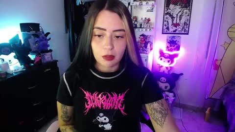 Snapshot of stephani_rousso chatting on October 28, 2025, 10:01 pm joha cosmo online show from October 28, 2025, 10:01 pm