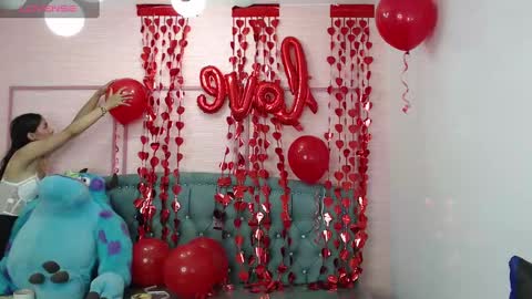 Stephania online show from February 14, 2025, 10:49 am